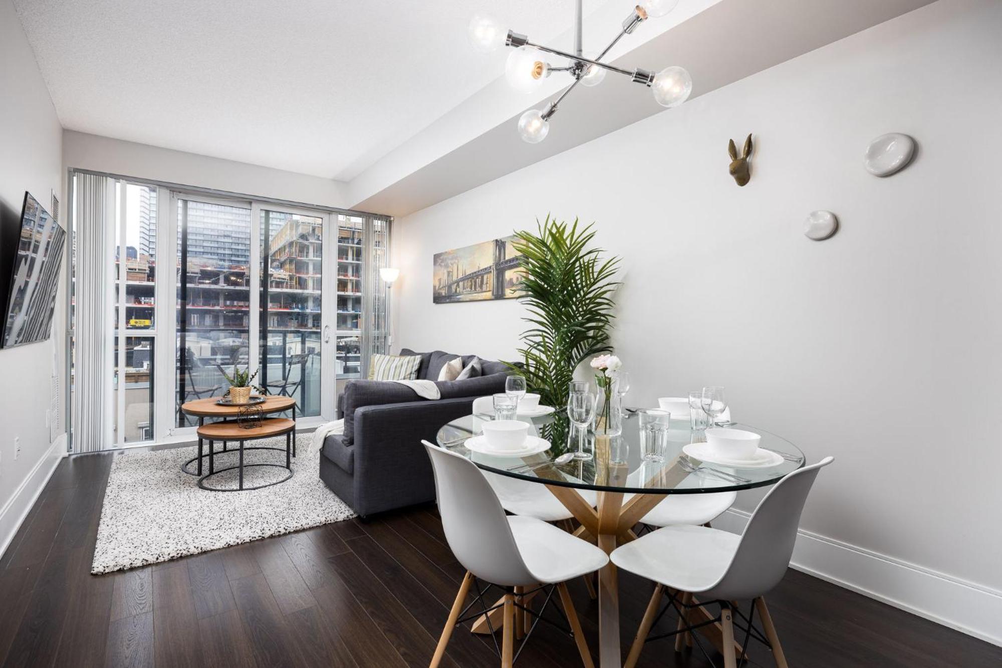 Dwtn Condo Near Cn Tower! W/ Free Parking โตรอนโต ภายนอก รูปภาพ