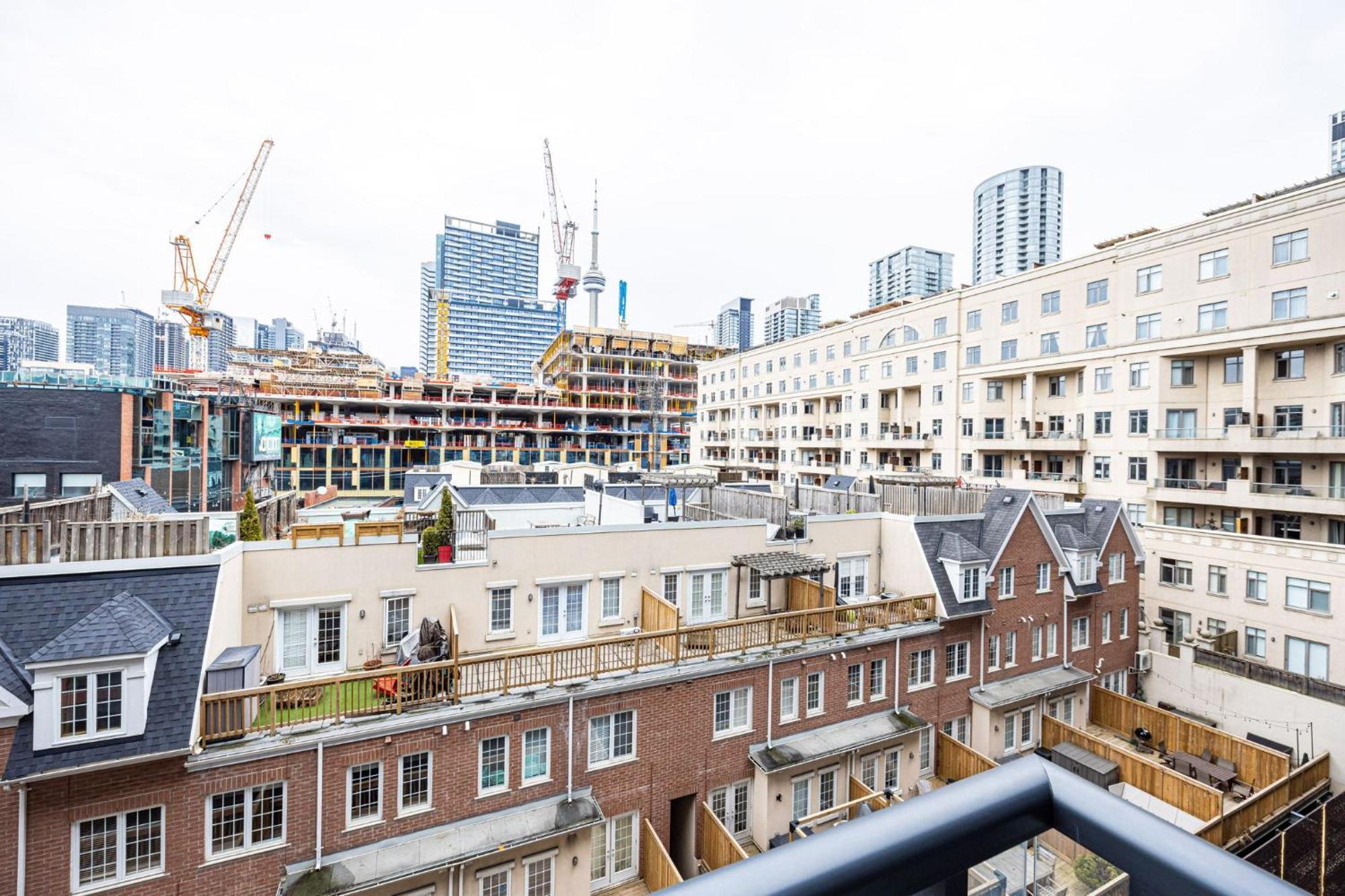 Dwtn Condo Near Cn Tower! W/ Free Parking โตรอนโต ภายนอก รูปภาพ